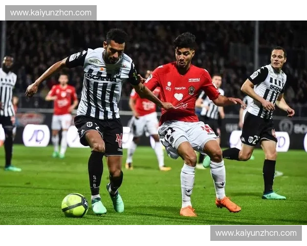 法兰克福对阵弗赖堡，两队欧战希望之争